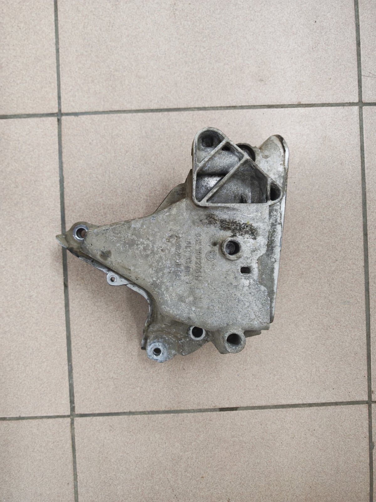 Кронштейн крепления двигателя VW 1,4 TSI CZD CZDA 04E199275H